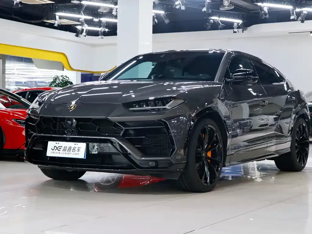 Lamborghini Urus — фото 1