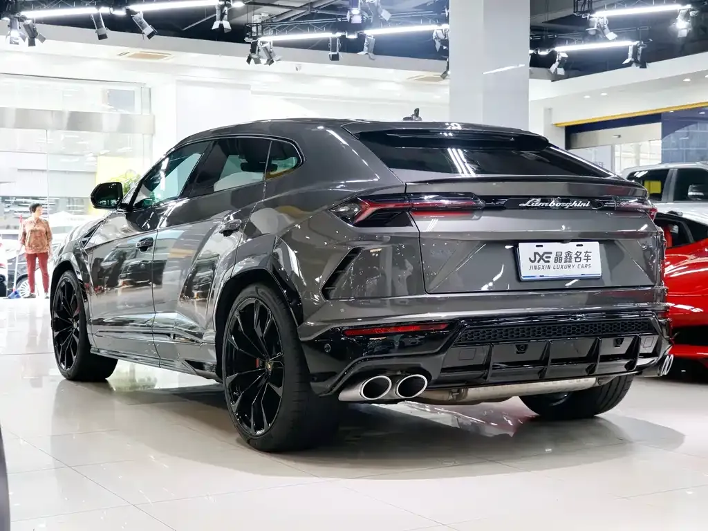 Lamborghini Urus — фото 10