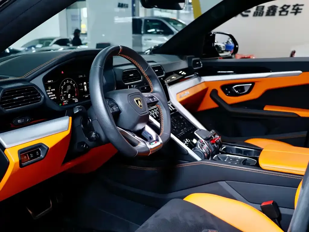 Lamborghini Urus — фото 3