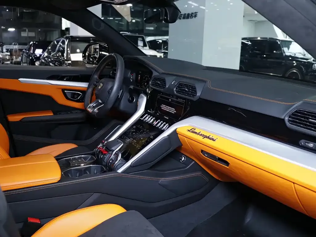 Lamborghini Urus — фото 6
