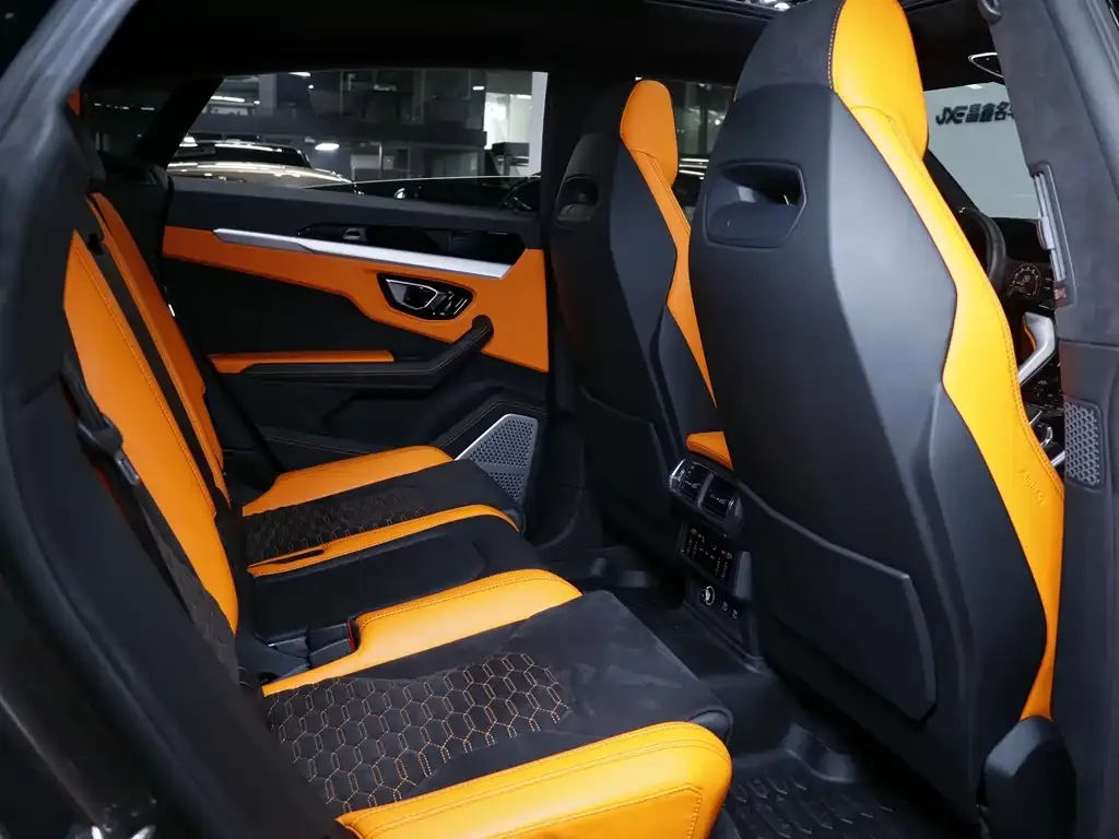 Lamborghini Urus — фото 9