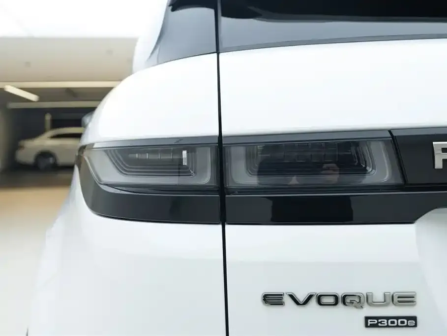 Land Rover Evoque PHEV — фото 10