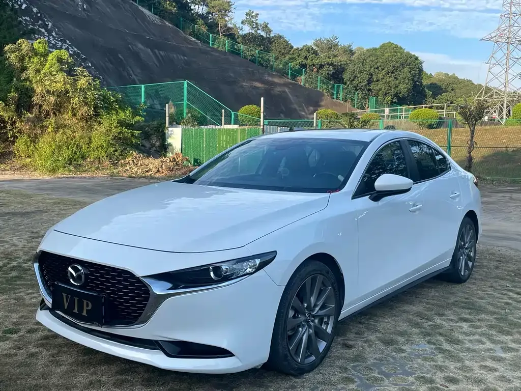 Mazda 3 Axela — фото 1