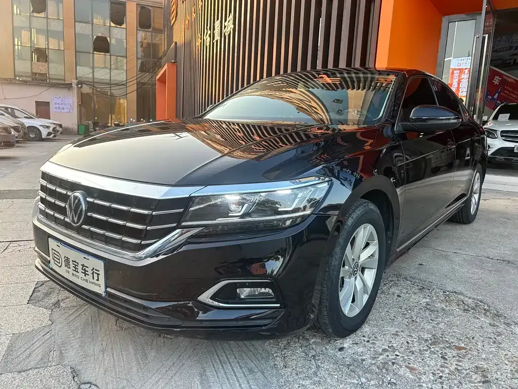 Volkswagen Passat — фото 1