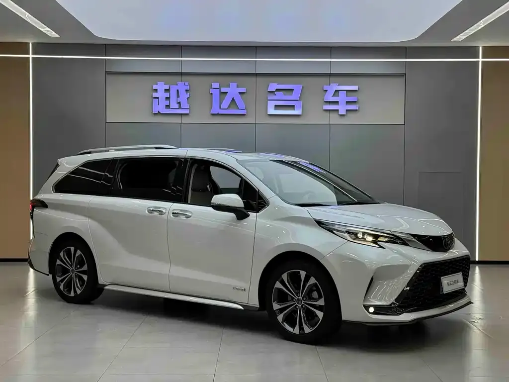 Toyota Granvia — фото 3