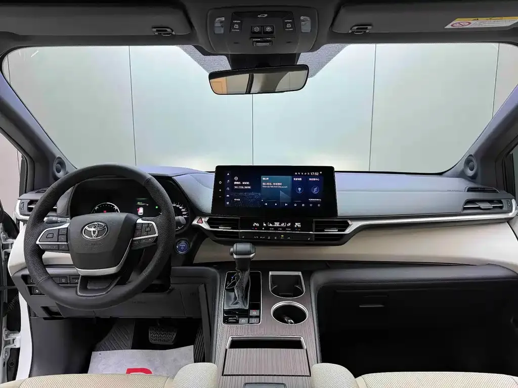 Toyota Granvia — фото 9