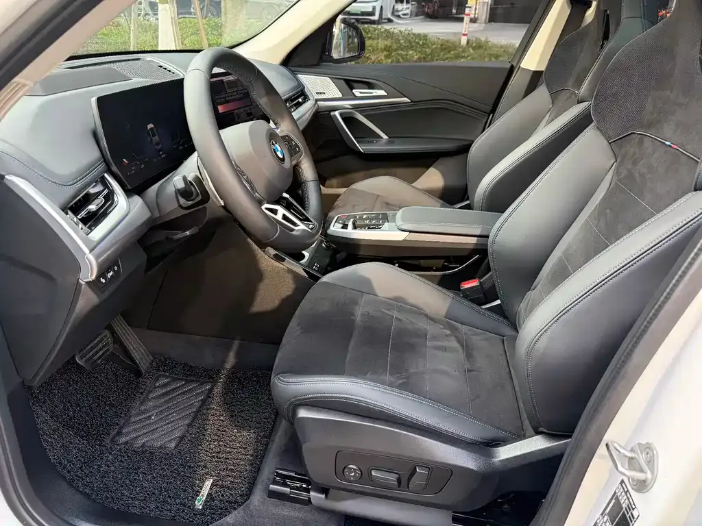 BMW X1 — фото 10