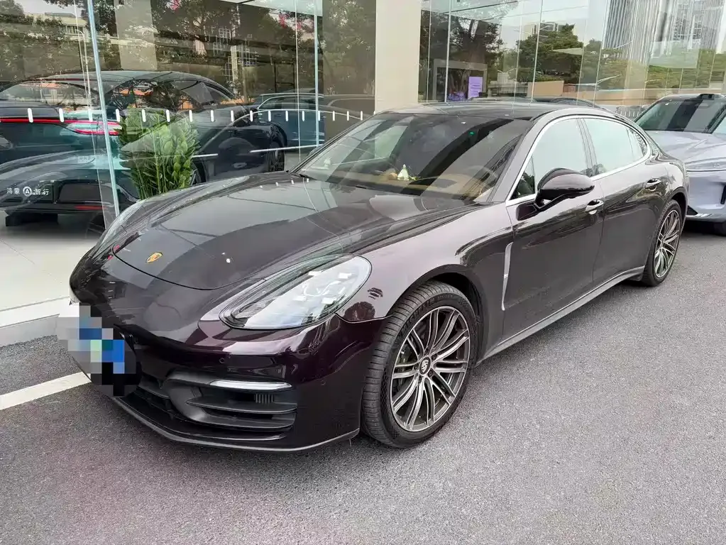 Porsche Panamera — фото 1