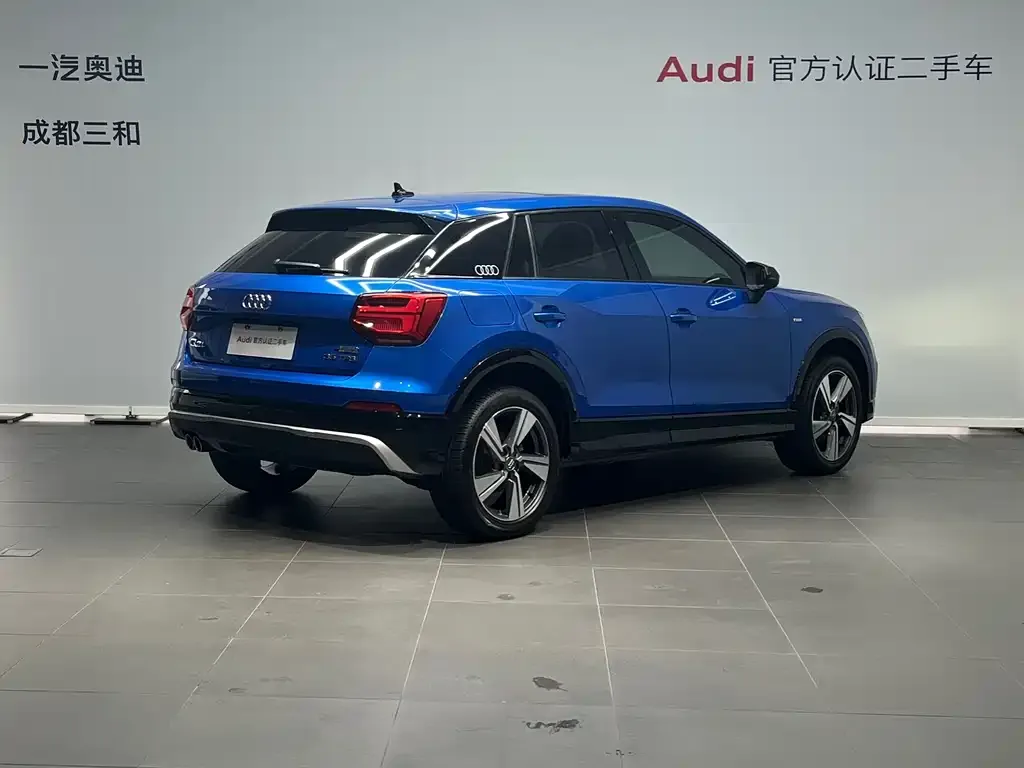 Audi Q2L — фото 2