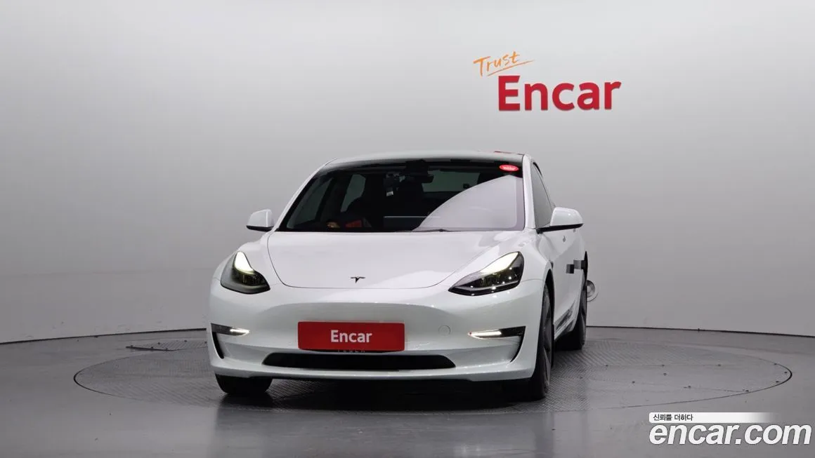 Tesla Model 3 — фото 3