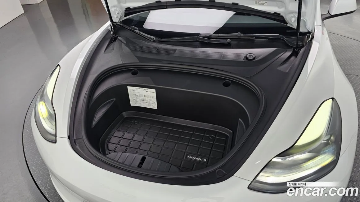 Tesla Model 3 — фото 6