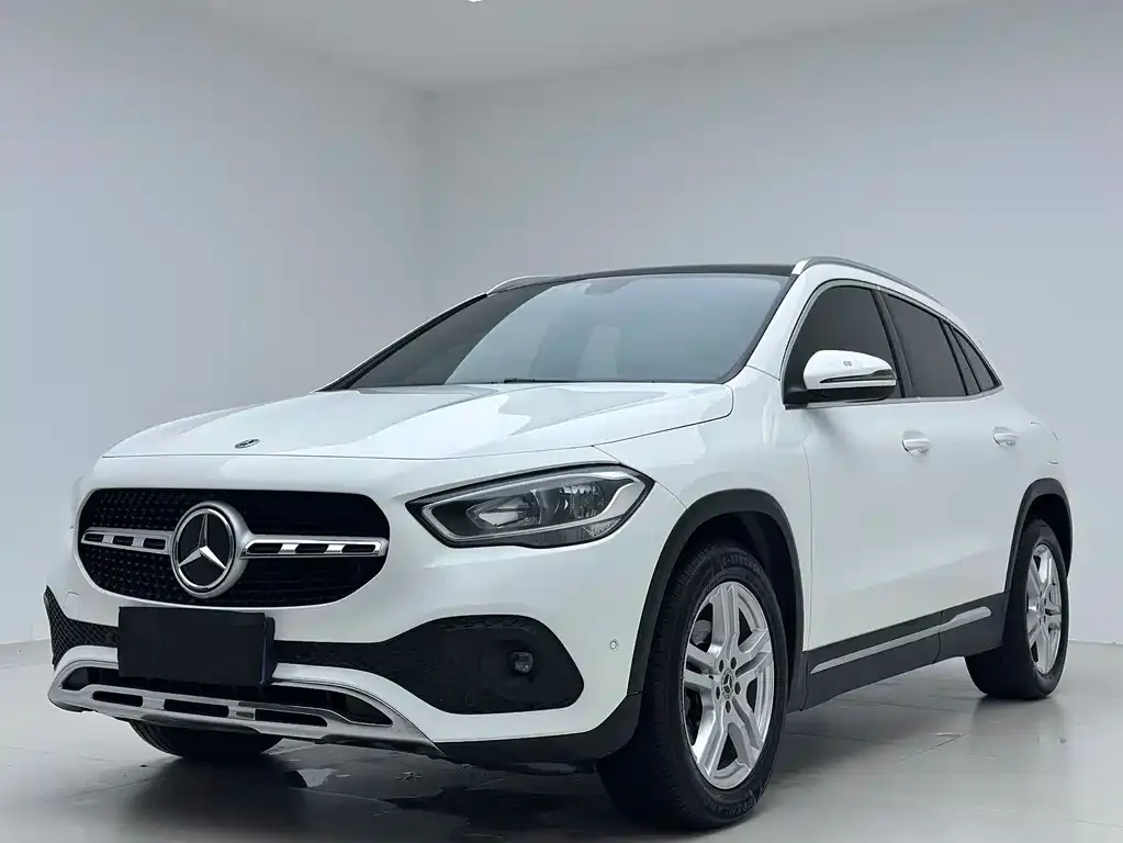 Mercedes-Benz GLA — фото 1
