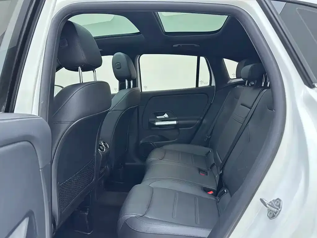 Mercedes-Benz GLA — фото 10