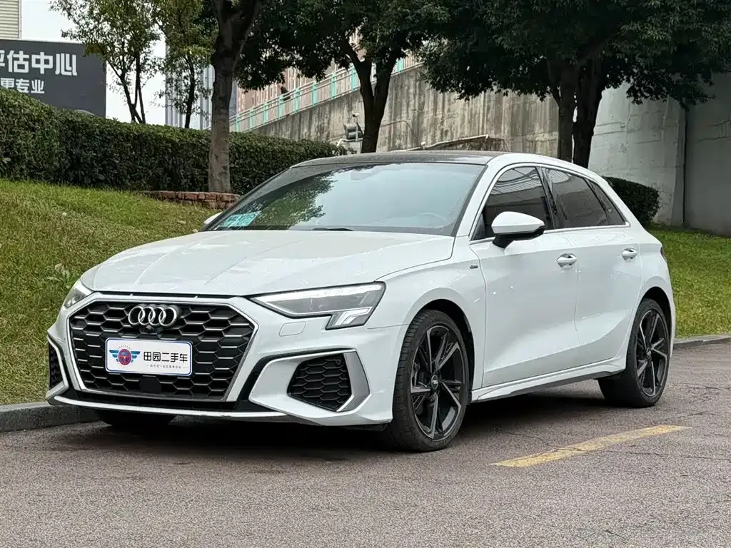 Audi A3 — фото 1
