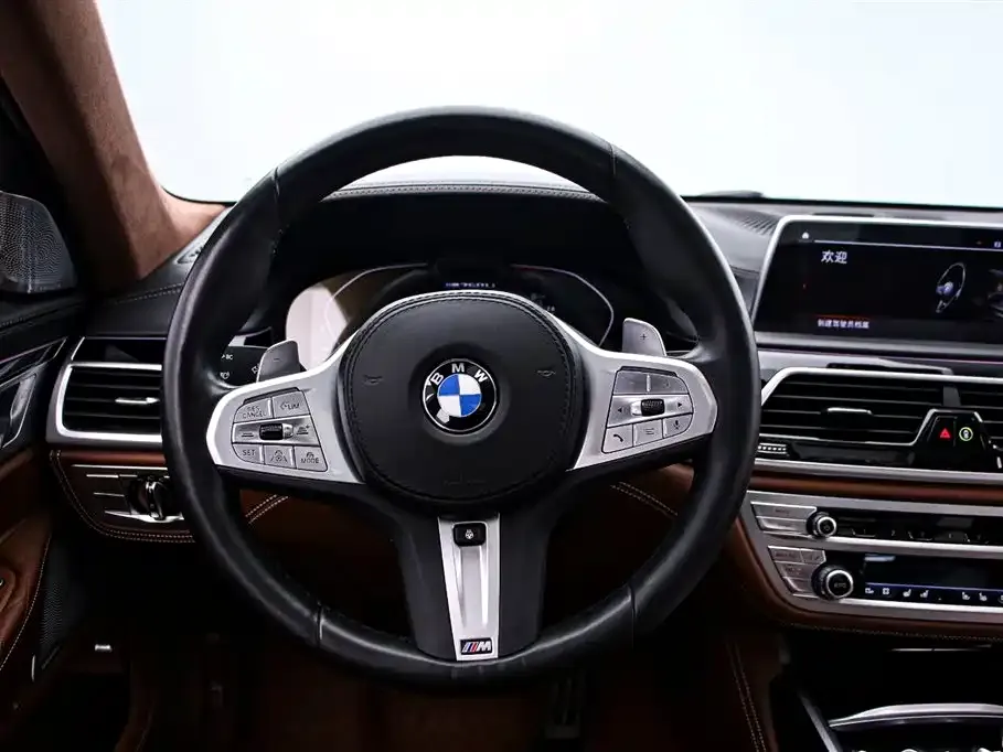 BMW 7 Series — фото 7