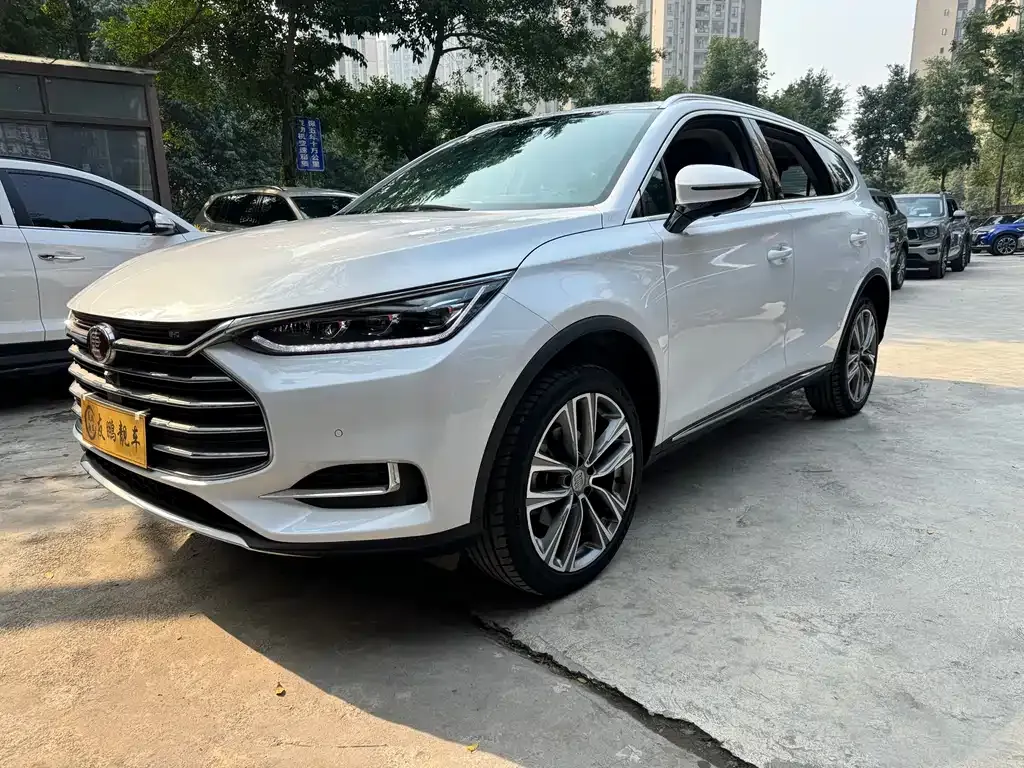 BYD Tang — фото 1