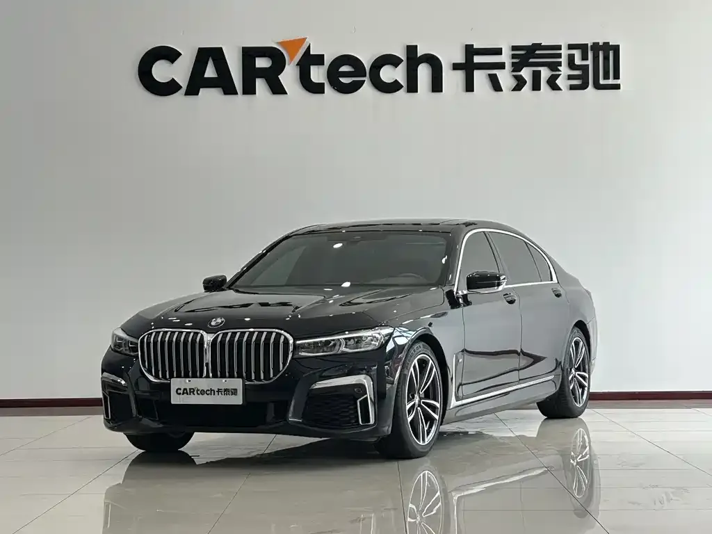 BMW 7 Series — фото 1