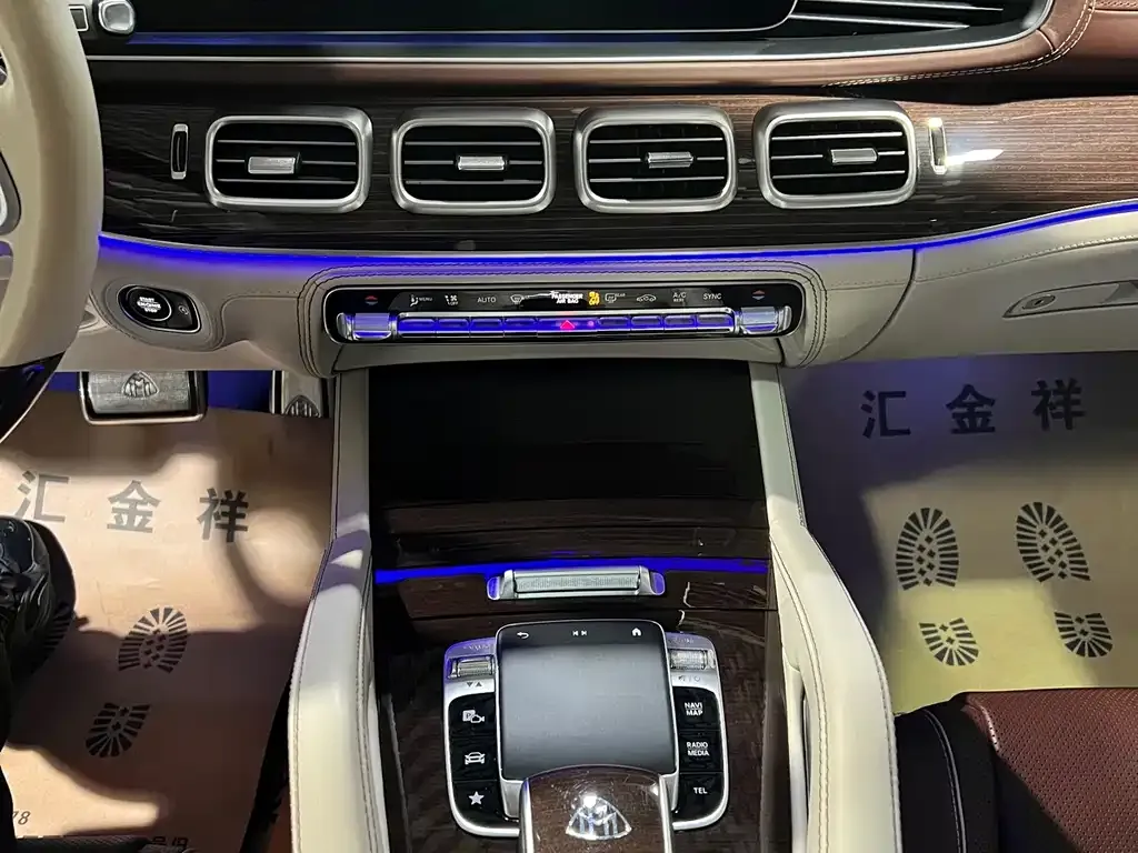 Mercedes-Benz GLS — фото 10