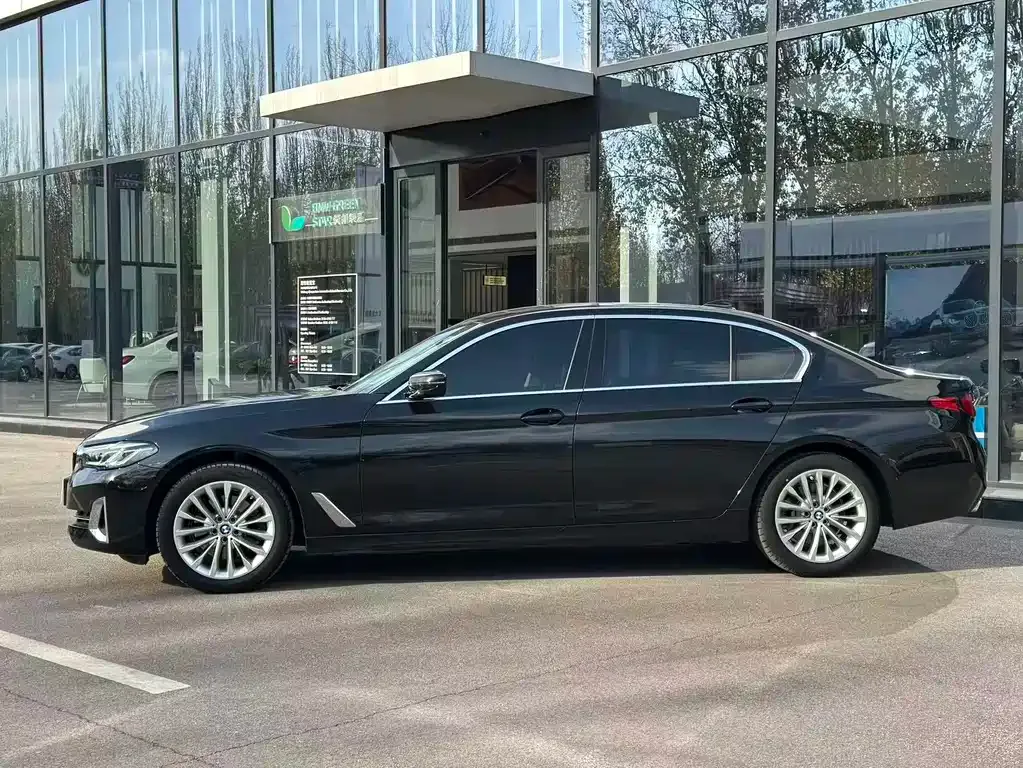 BMW 5 Series — фото 3