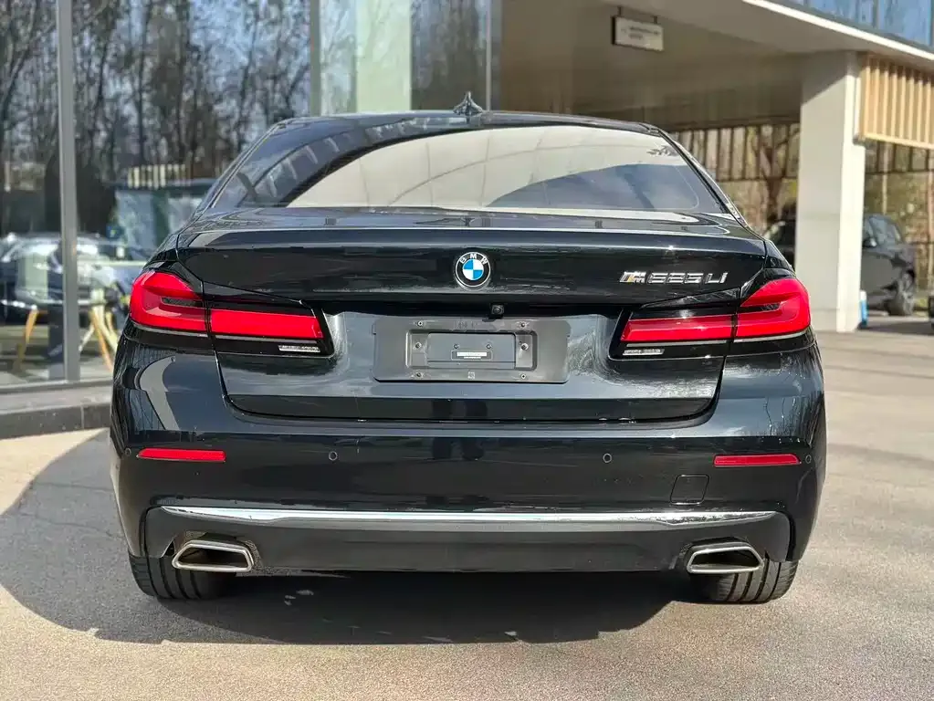 BMW 5 Series — фото 5
