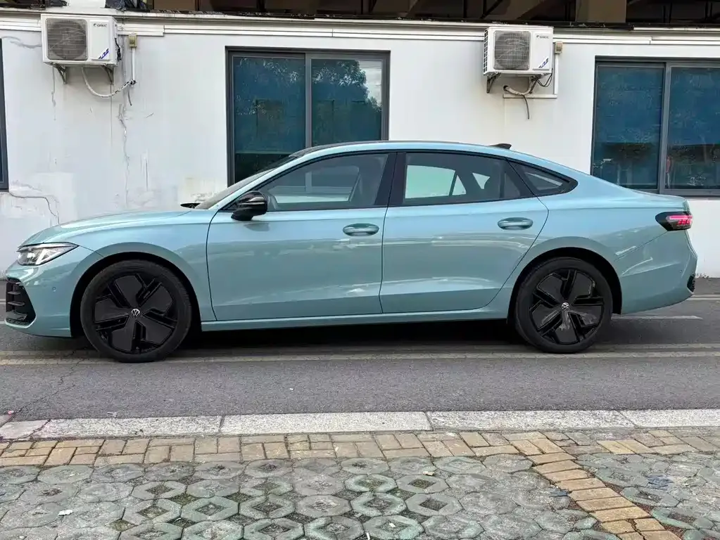Volkswagen Passat — фото 4