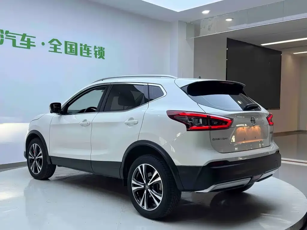 Nissan Qashqai — фото 5