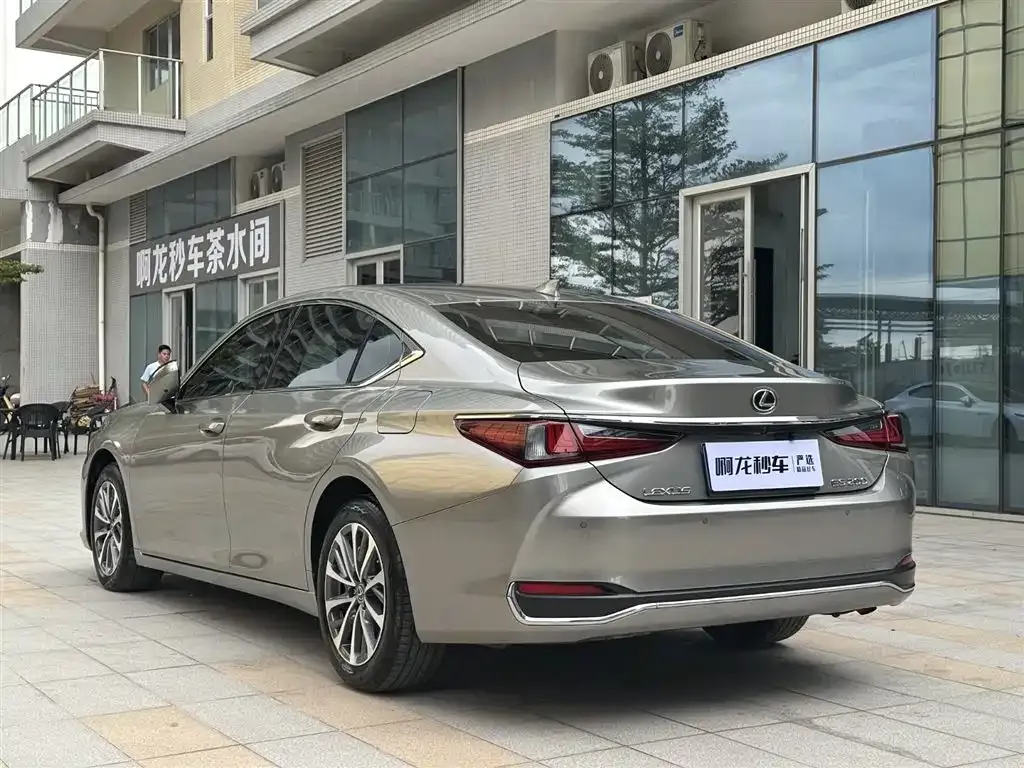 Lexus ES — фото 7