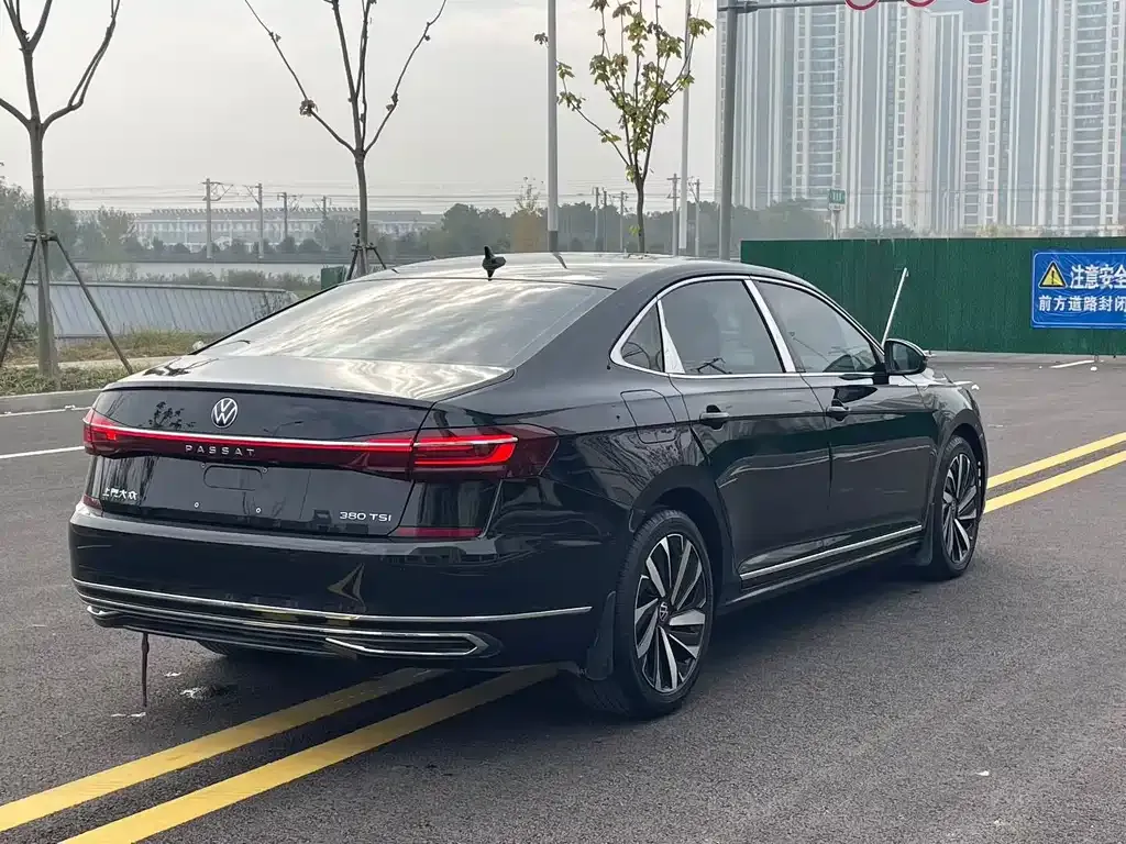 Volkswagen Passat — фото 7