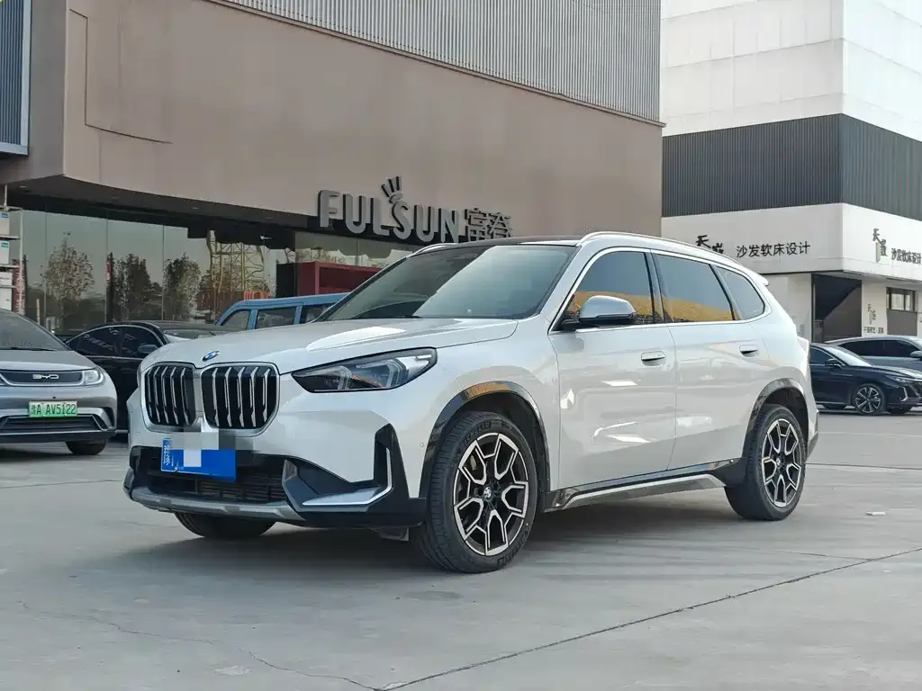 BMW X1 — фото 1
