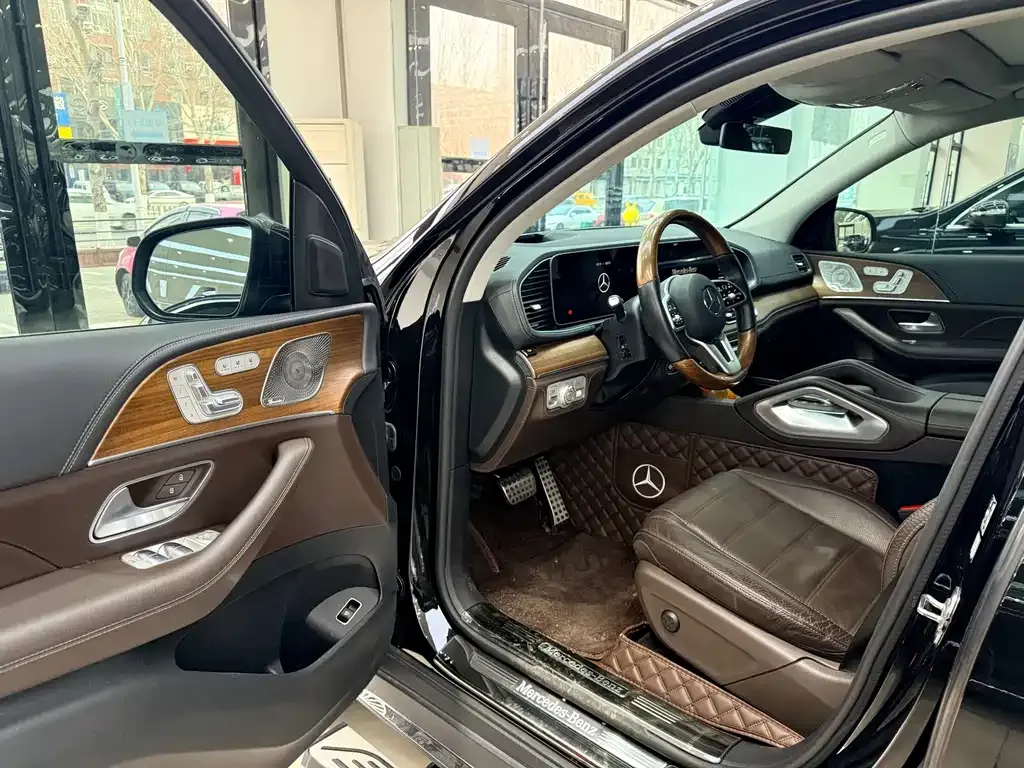 Mercedes-Benz GLS — фото 5