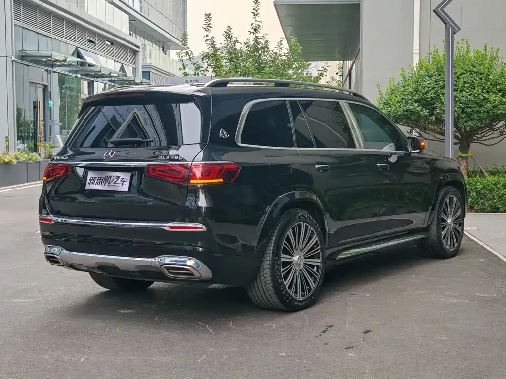 Mercedes-Benz GLS — фото 6