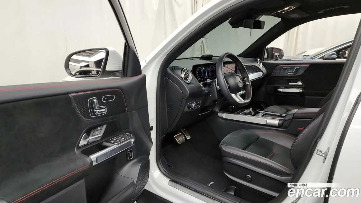Mercedes-Benz GLB-Class — фото 10
