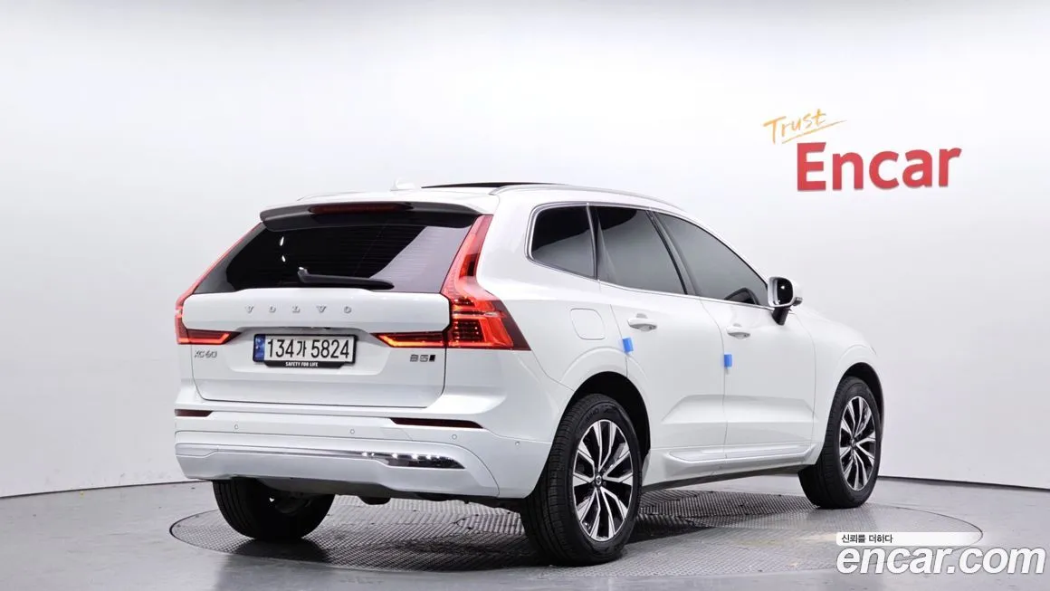 Volvo XC60 — фото 2