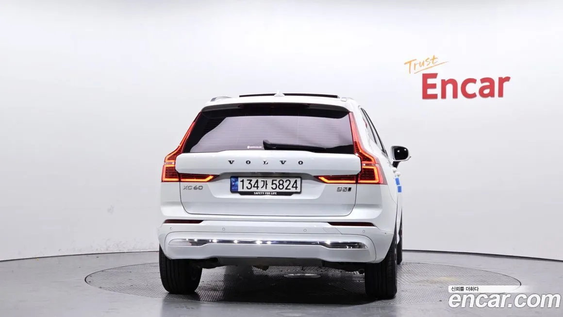 Volvo XC60 — фото 4