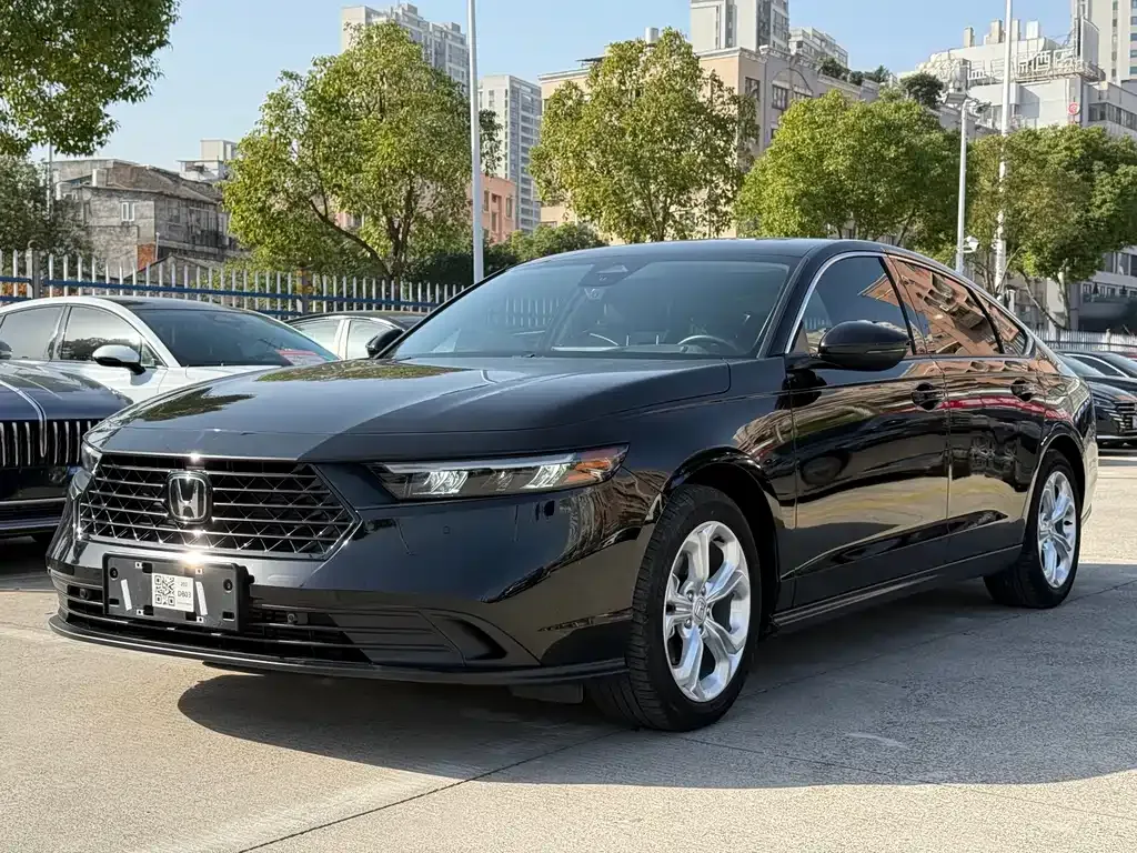 Honda Accord — фото 1