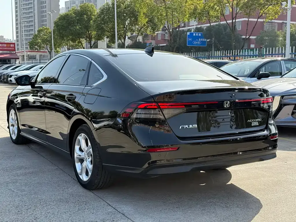 Honda Accord — фото 5