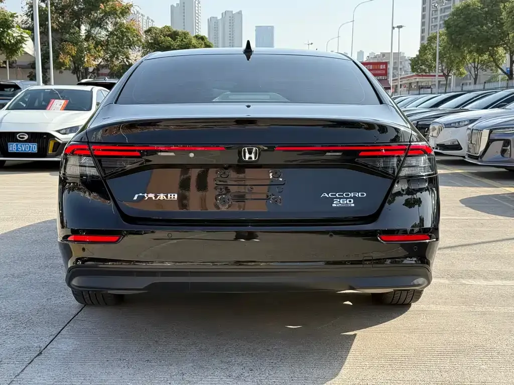 Honda Accord — фото 6