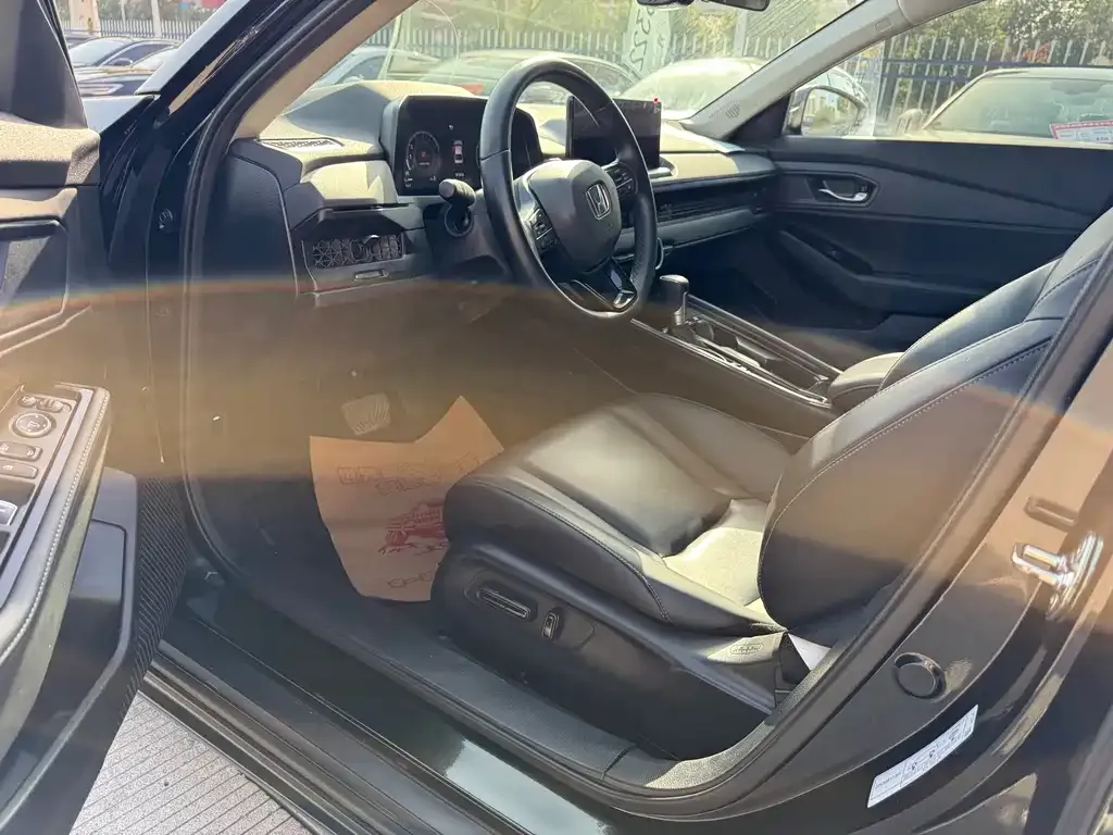 Honda Accord — фото 9