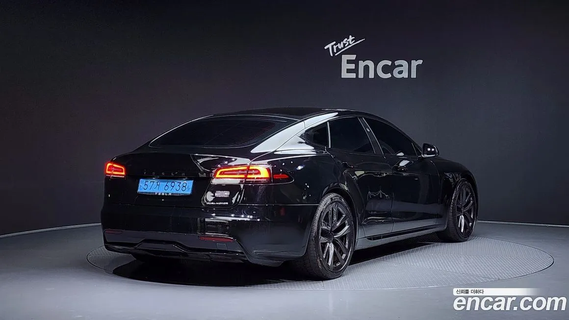 Tesla Model S — фото 2