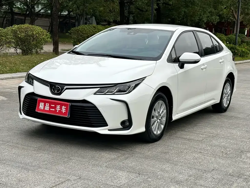 Toyota Corolla — фото 1