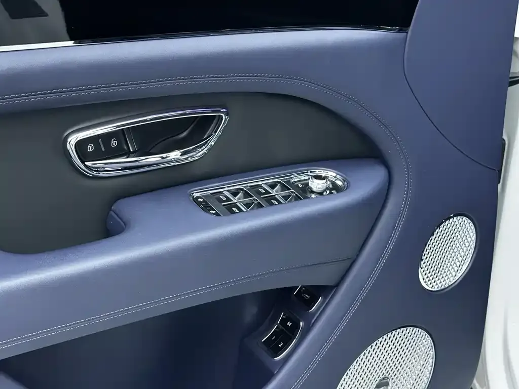 Bentley Bentayga — фото 10
