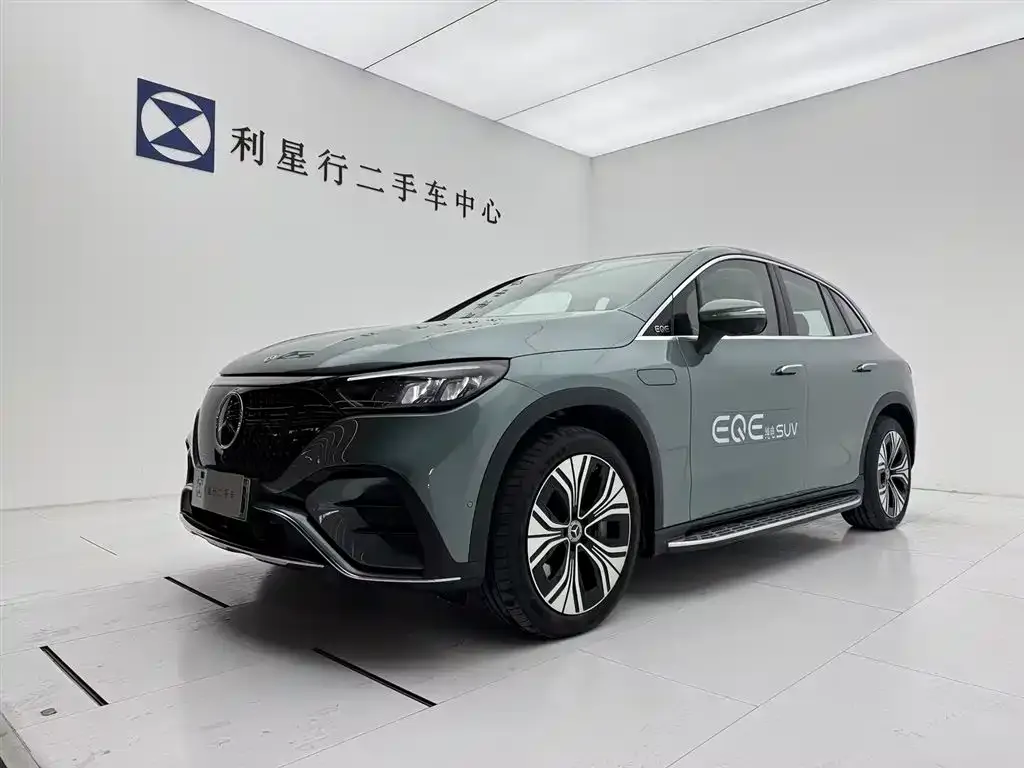 Mercedes-Benz EQE SUV — фото 1