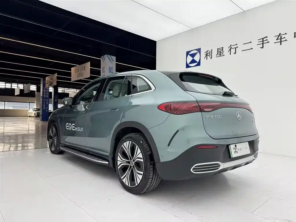 Mercedes-Benz EQE SUV — фото 10