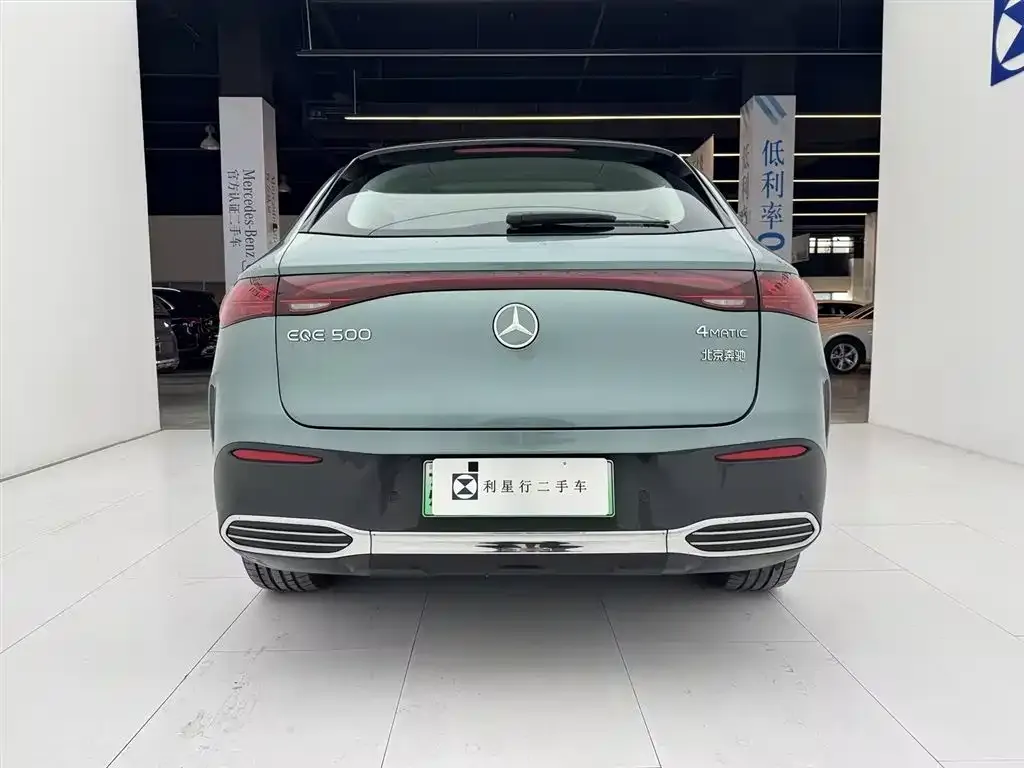 Mercedes-Benz EQE SUV — фото 6