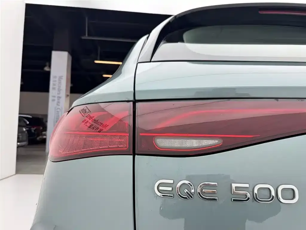 Mercedes-Benz EQE SUV — фото 9