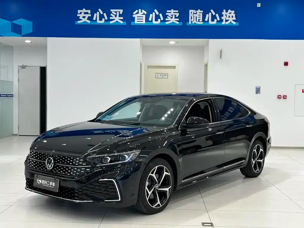 Volkswagen Passat — фото 1