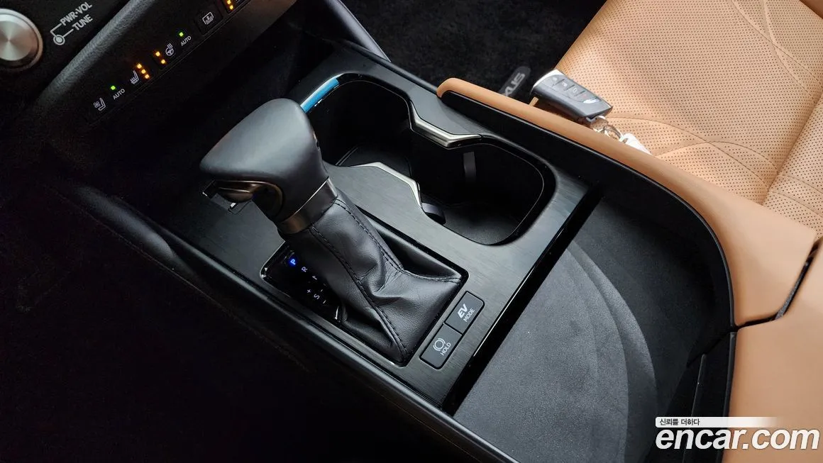Lexus ES — фото 9