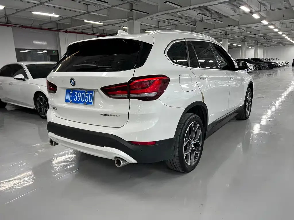 BMW X1 — фото 9