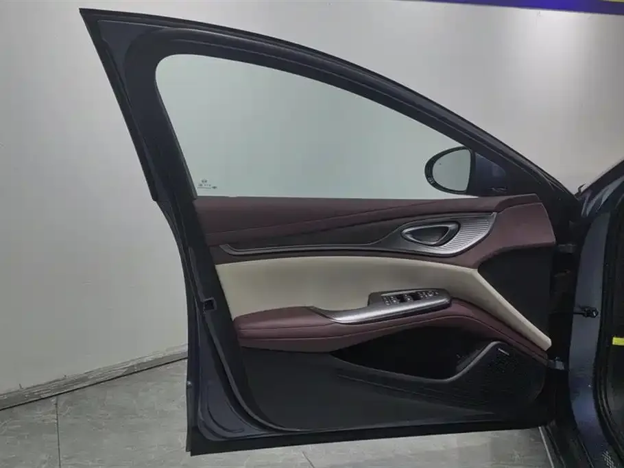 BYD Seal — фото 7