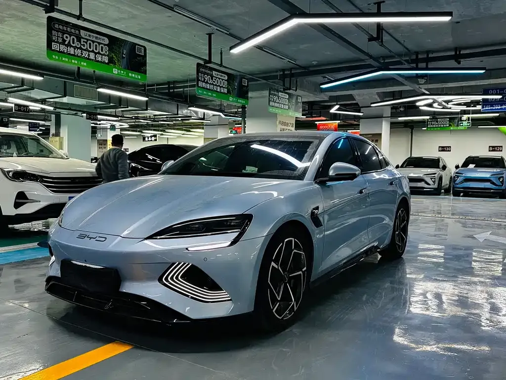 BYD Seal — фото 1
